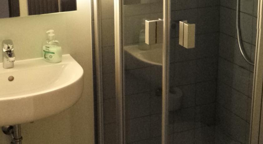 Hotel Henry Dreieich Ruang foto
