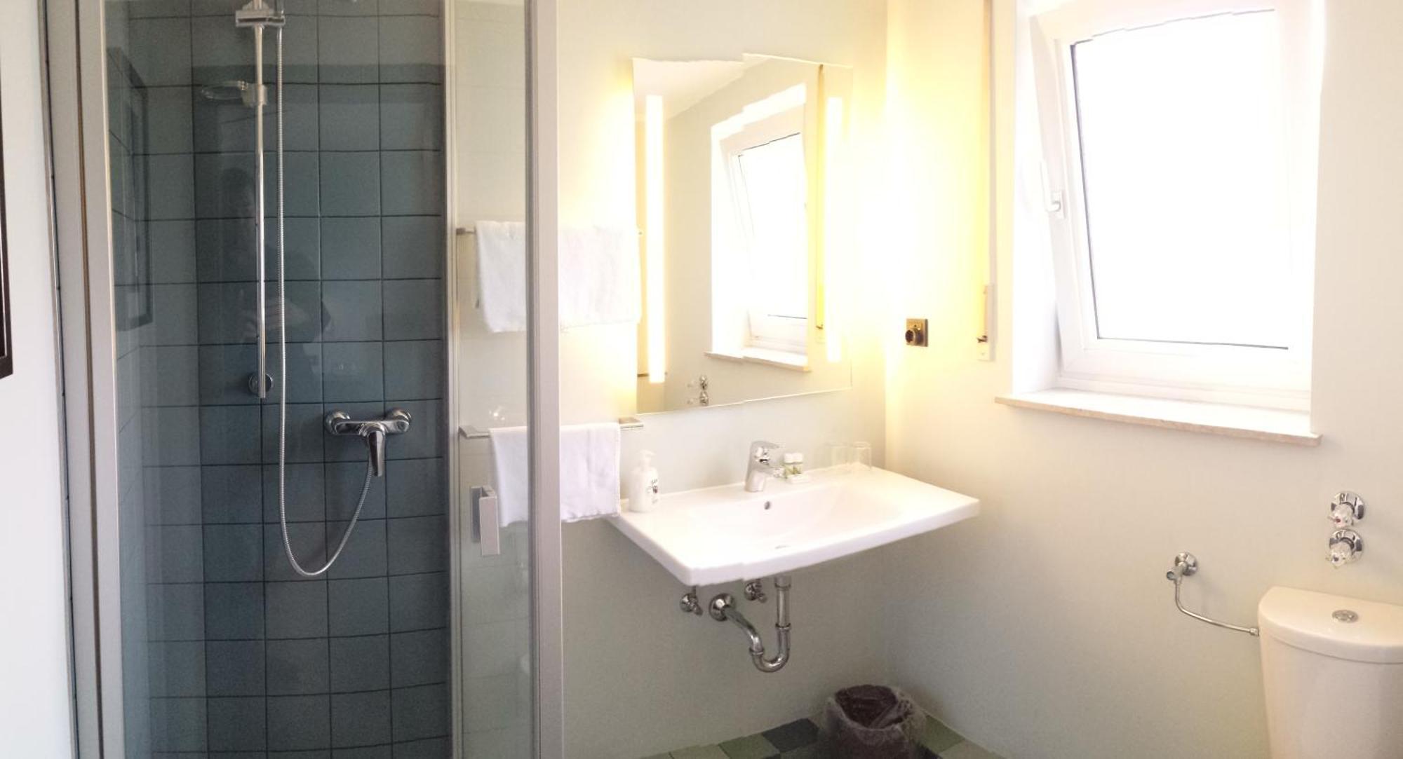 Hotel Henry Dreieich Ruang foto
