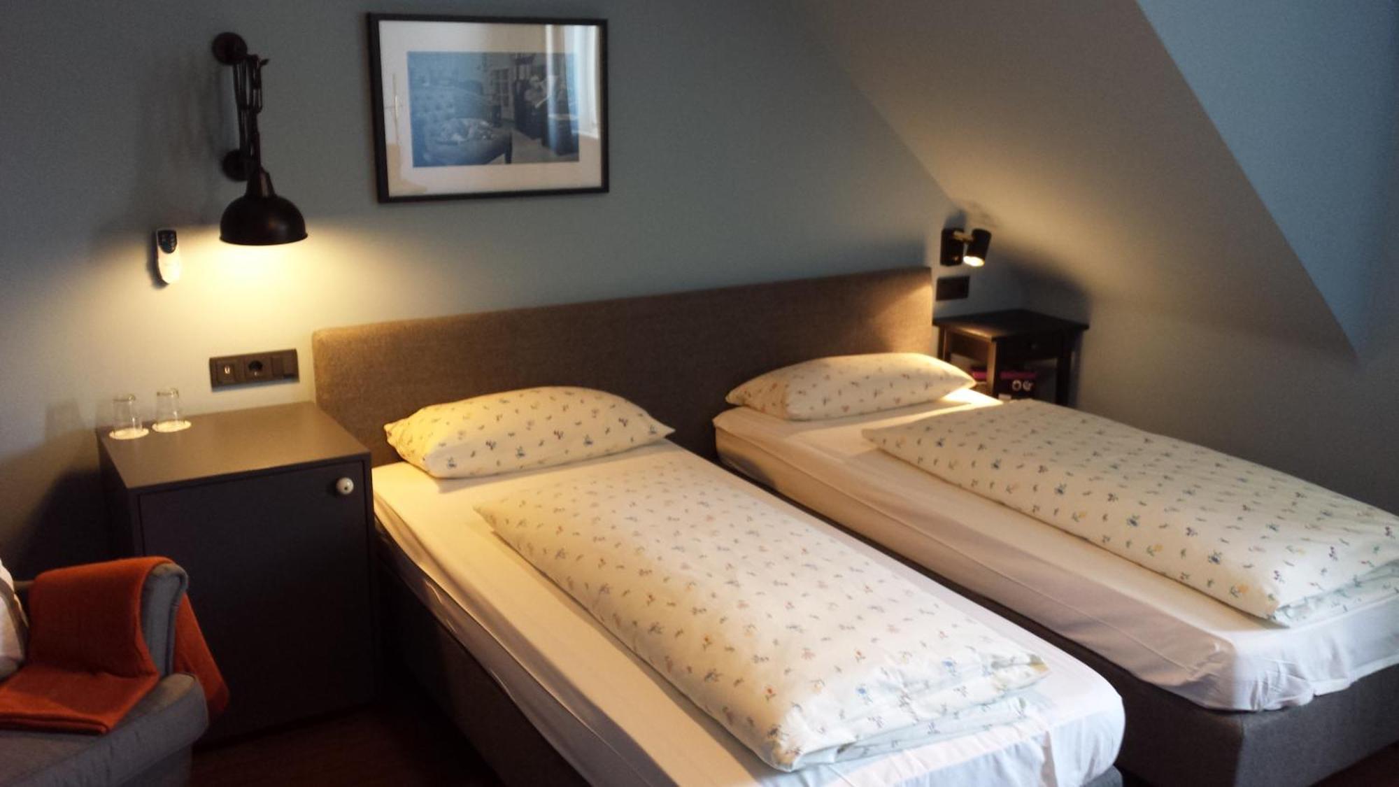 Hotel Henry Dreieich Ruang foto