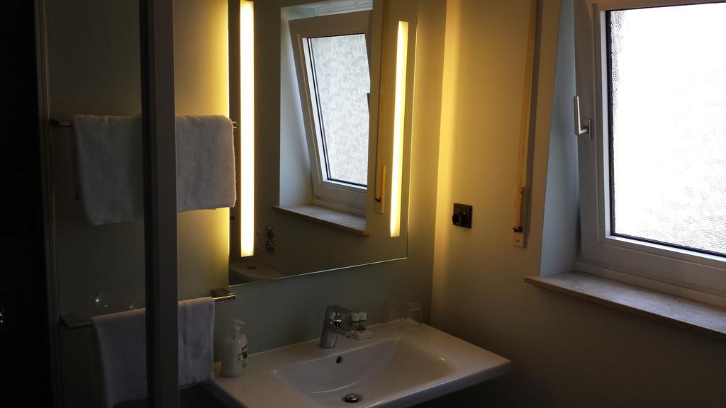 Hotel Henry Dreieich Bagian luar foto